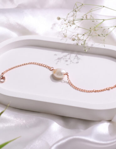 mother of pearl single tumble bracelet