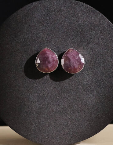 ruby corundum big studd earring silver 5 6 gms
