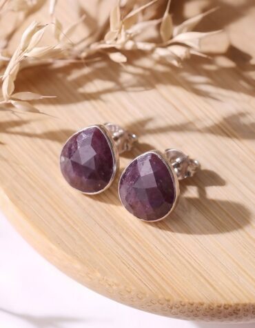 ruby corundum big studd earring silver 5 6 gms