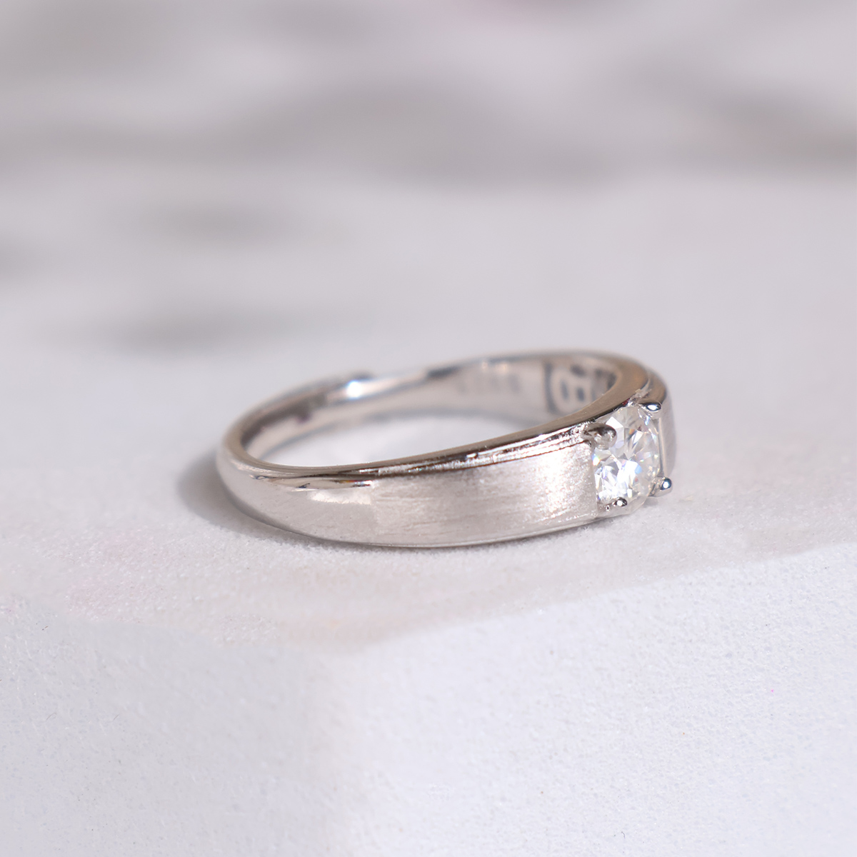 Untitled-3 zircon small ring silver