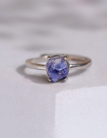 dumortierite quartz ring