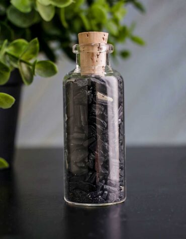 black tourmaline chips jaar