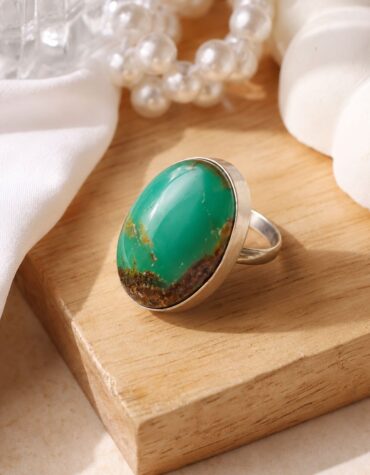 chrysoprase cabochon ring