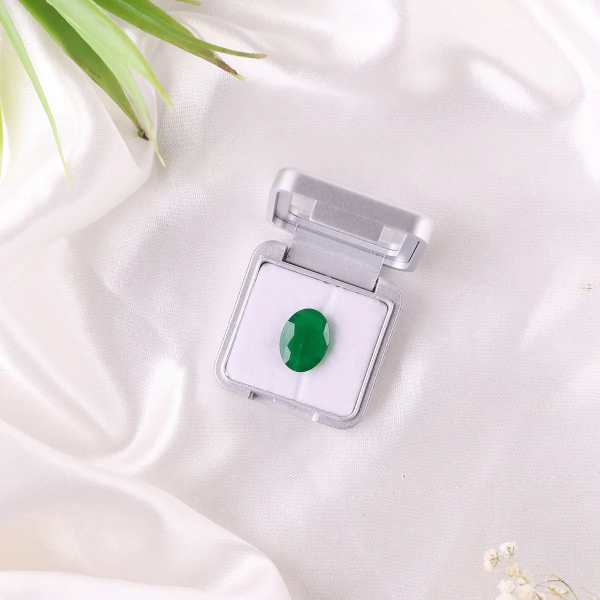 Emerald Stone 6-7 CT