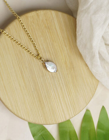 mother of pearl drop pendant