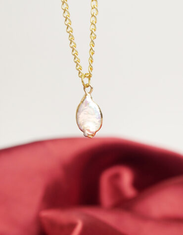 mother of pearl drop pendant