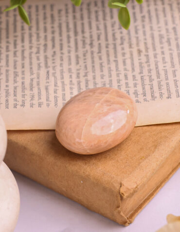 peach moonstone palm stone 50 100 gms