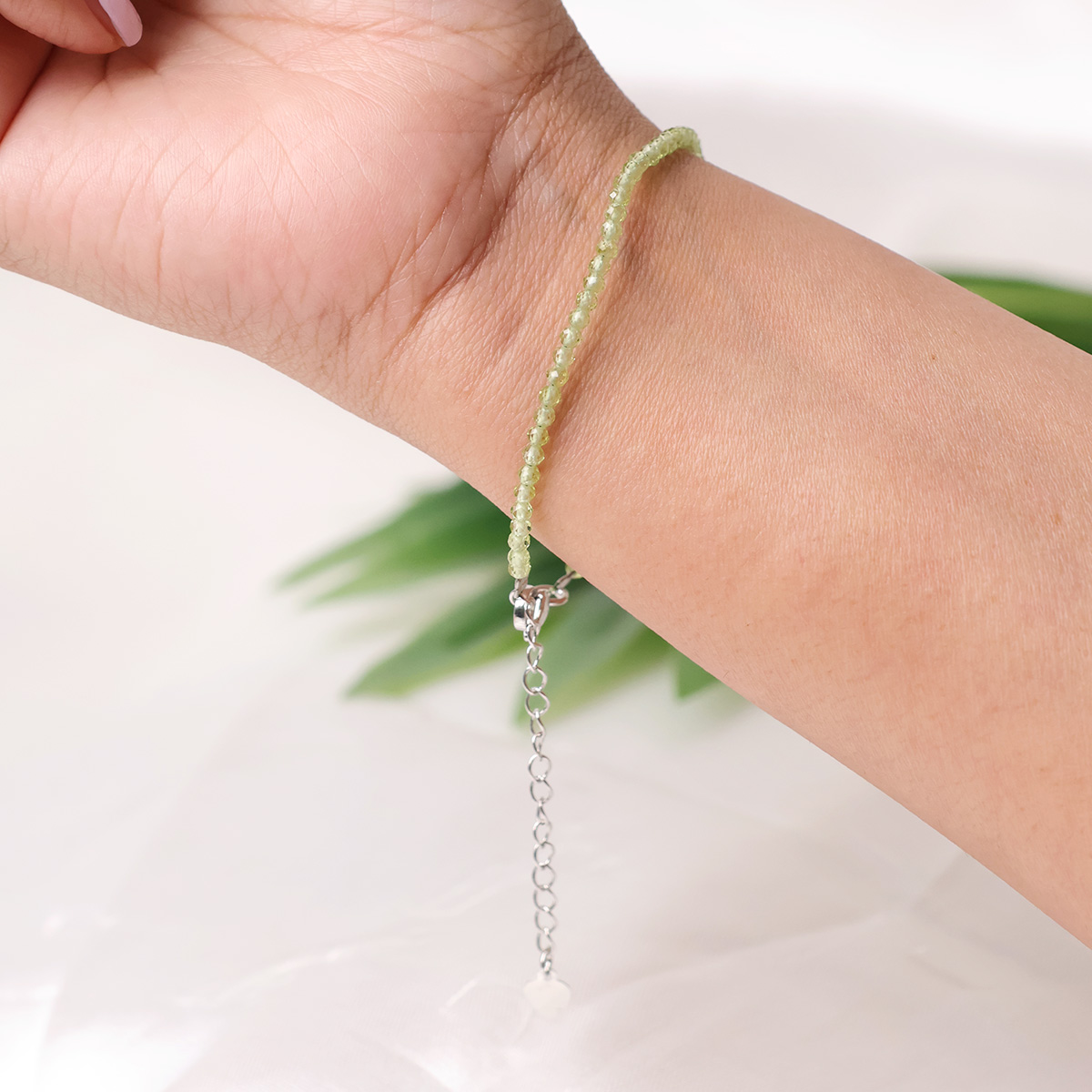 Peridot Faceted Chain Bracelet 2 MM-Shubhanjali Store (1) peridot faceted chain bracelet 2 mm