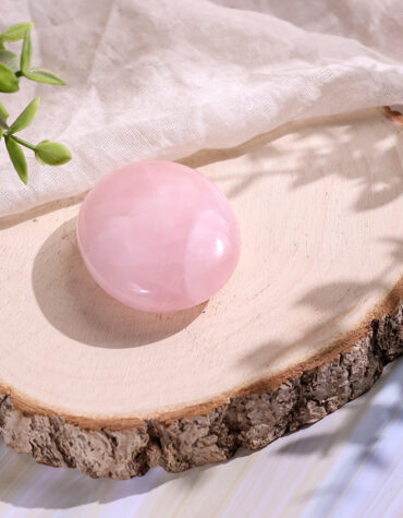 rose quartz palm stone