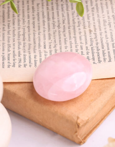rose quartz palm stone