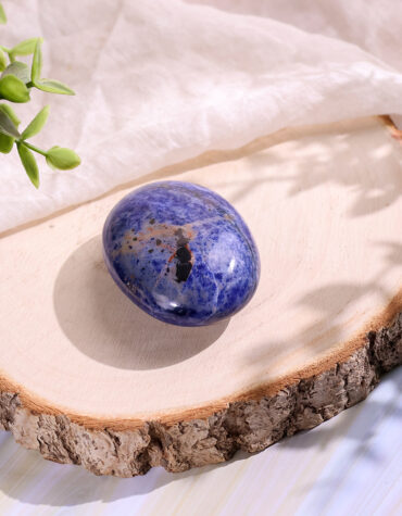 sodalite palm stone