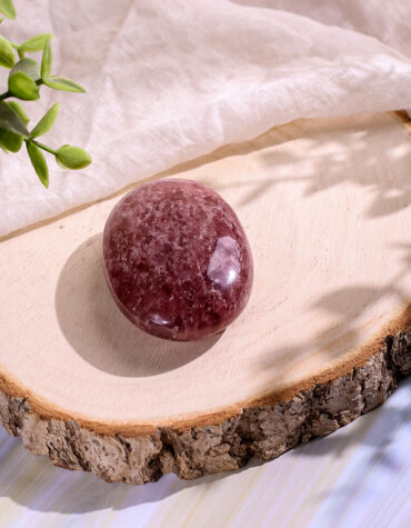 strawberry quartz palm stone