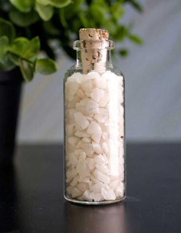 white agate chips jaar