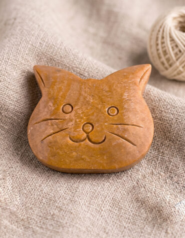 yellow jade cat face