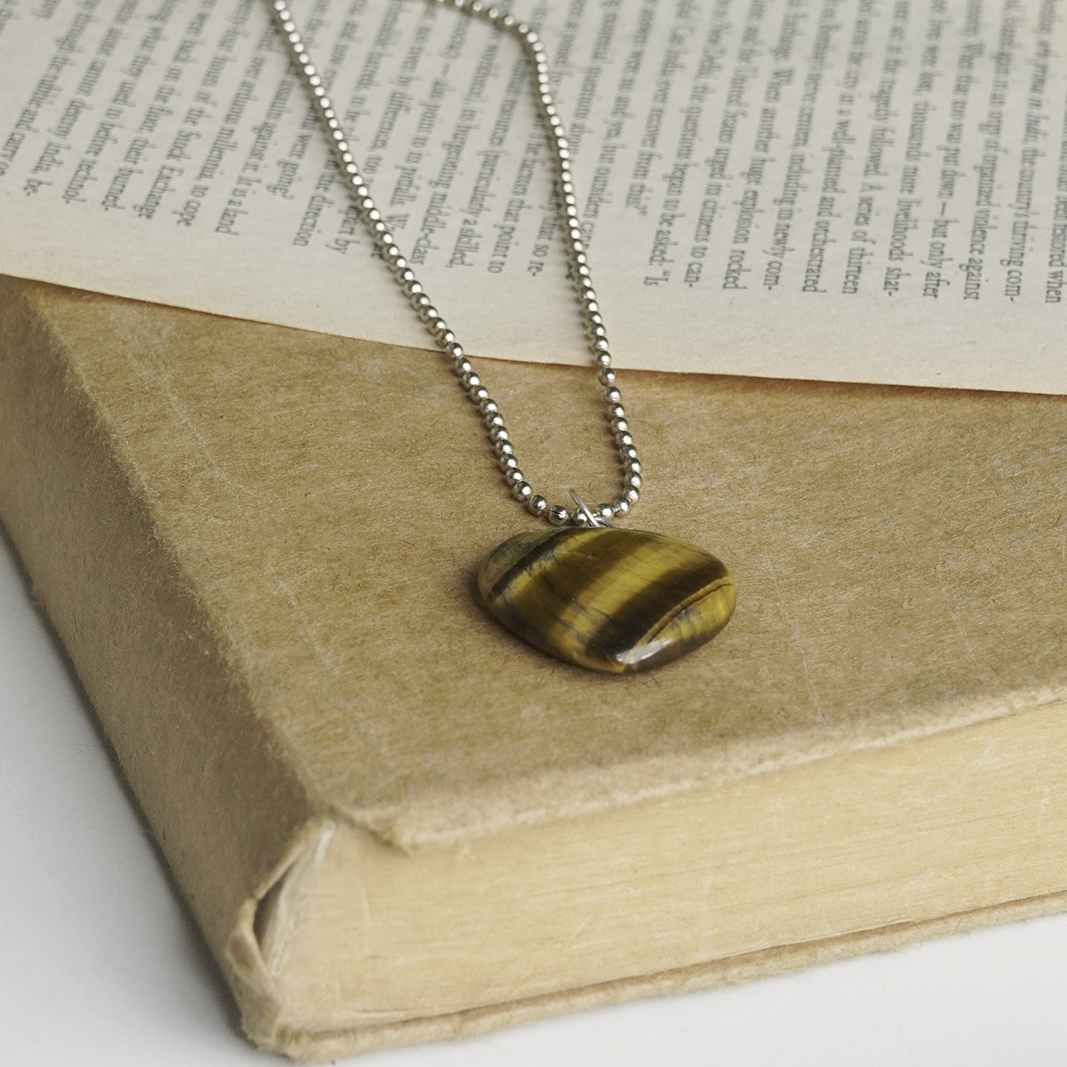 shubhanjalistore-tiger-eye-big-heart-pendant-img-3 tiger eye big heart pendant