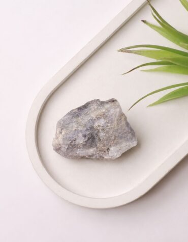 white labradorite raw