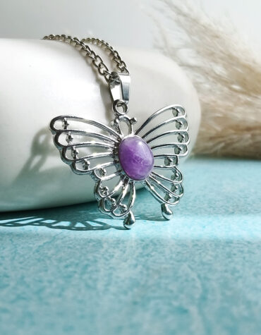 butterfly oval design pendant