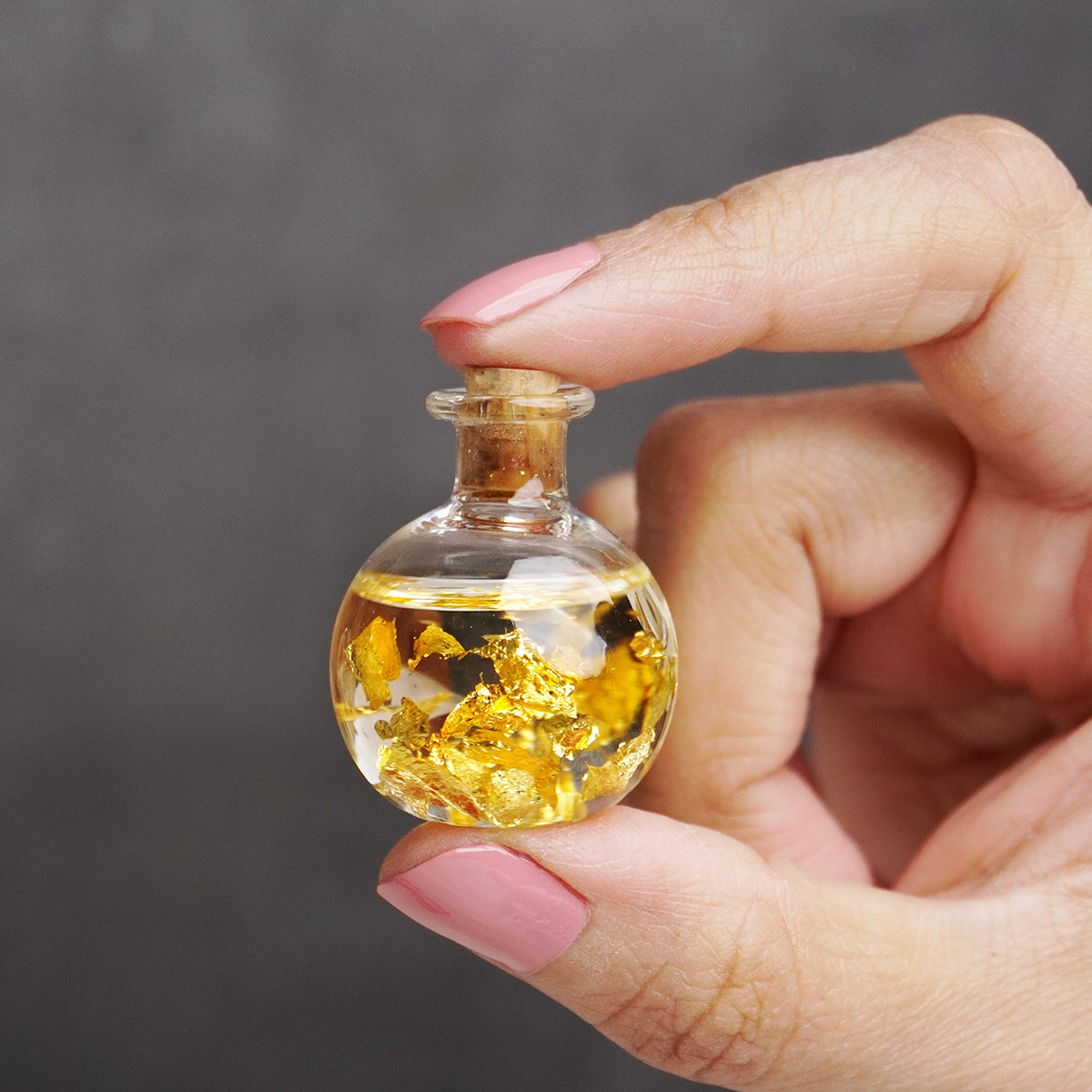 Gold Flake Bottle - sHUBHANJALI sTORE (2) gold flake bottle