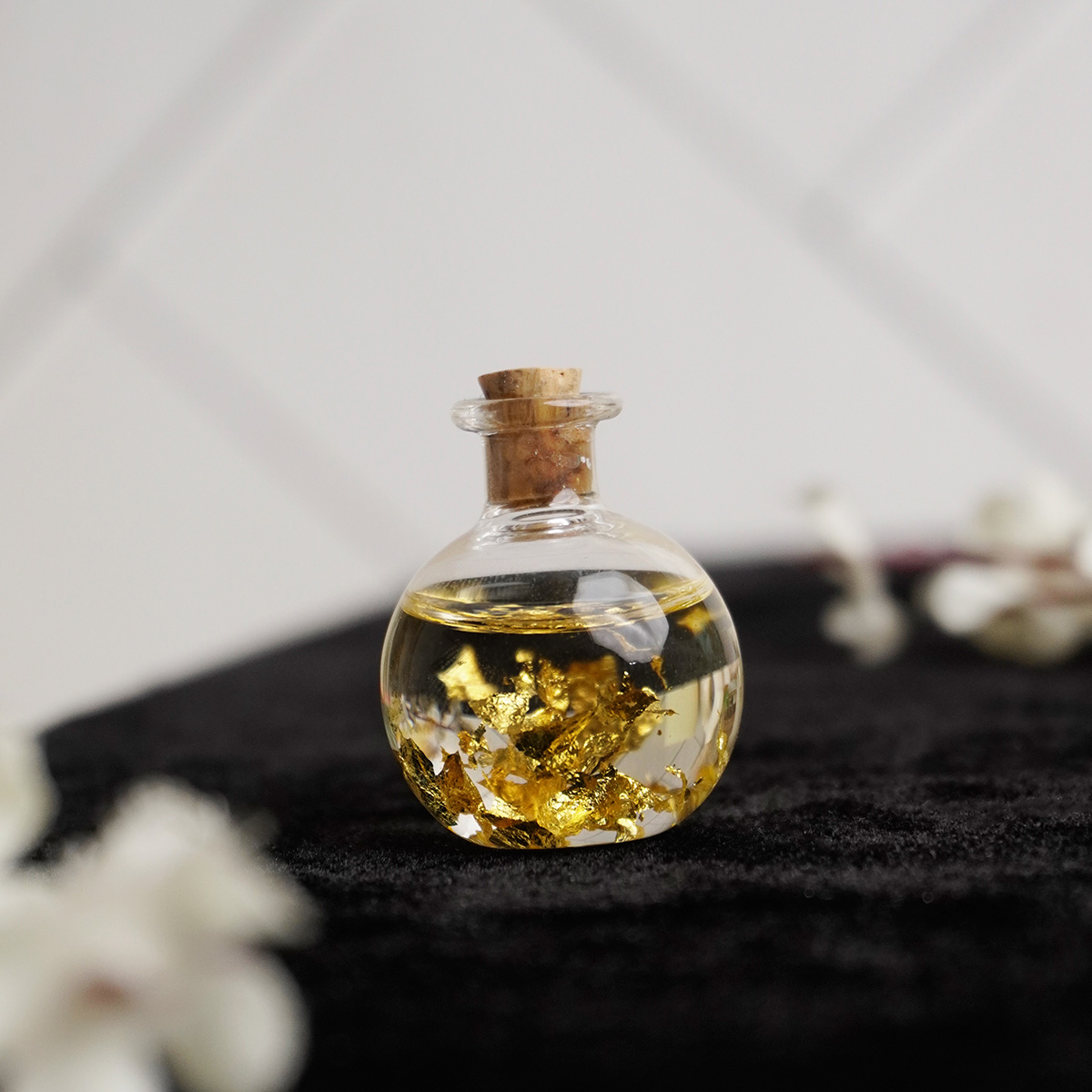 Gold Flake Bottle - sHUBHANJALI sTORE (6) gold flake bottle