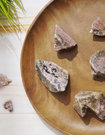 peruvian rhodonite raw